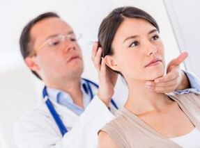 Bir nörologla randevuda servikal osteokondroz tanısı